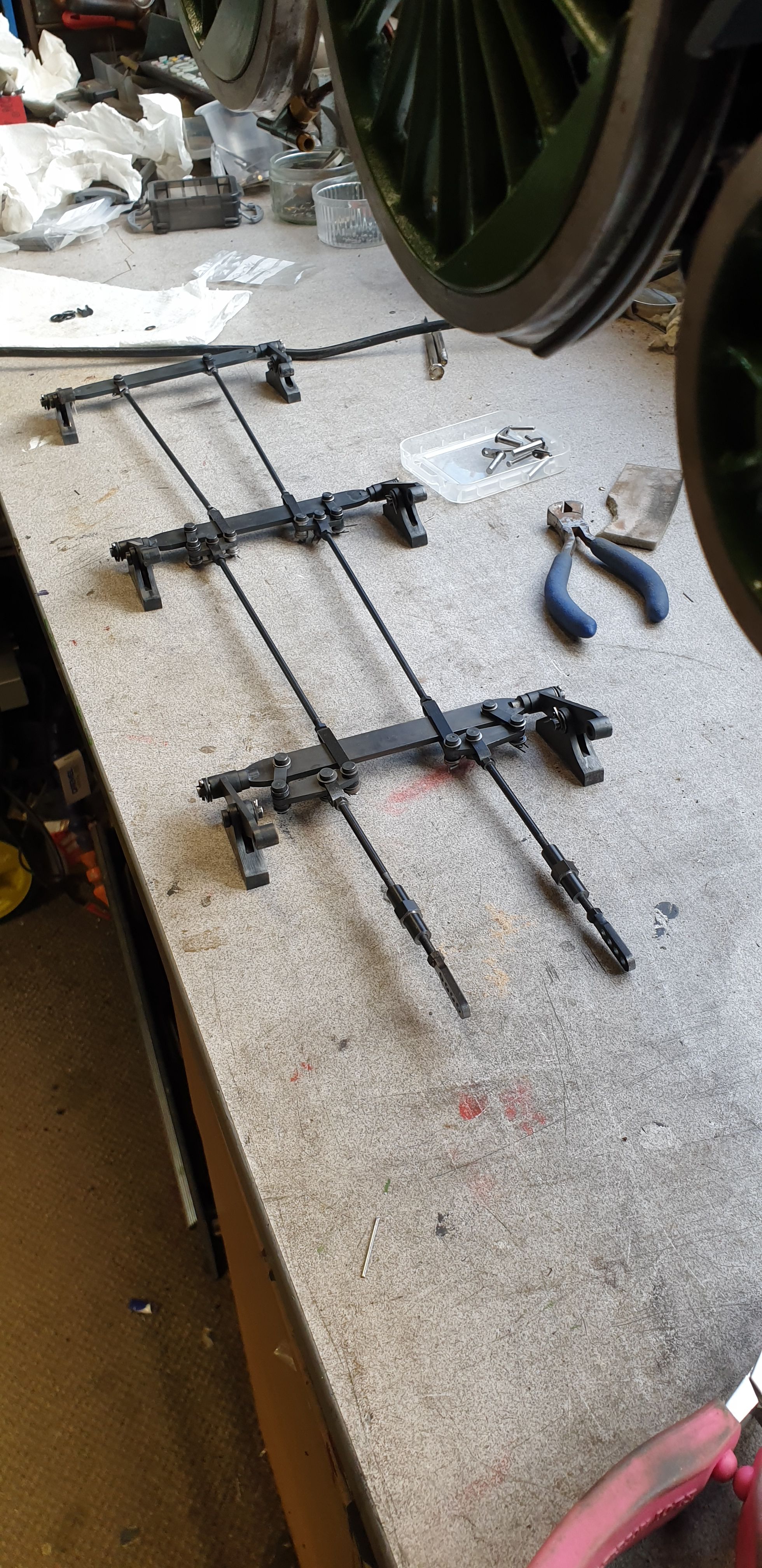 Building 5" gauge 4472 Flying ScotsmanBrakes Part 5final assembly of the brake rig and painting