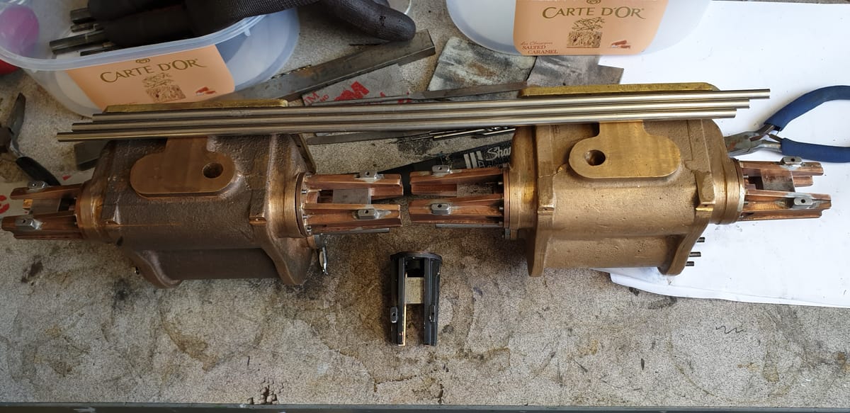 Piston valve- glands,crossheads spindles and bobbins- Part 1